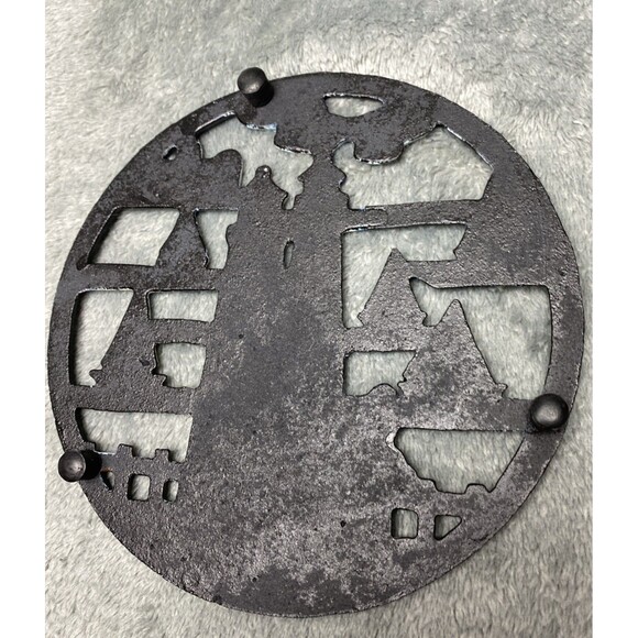 Vintage Lighthouse Sailboat Cast Iron Round Trivet Pot Holder Set - Picture 6 of 13